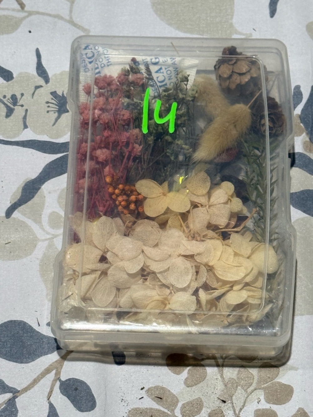 Dried Flower Mix - Pale Yellow Hydrangea & Pink Accents - Picture 3 of 3